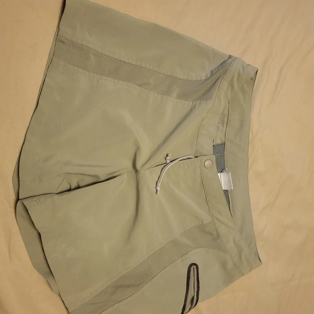 Shorts - Picture 1 of 2